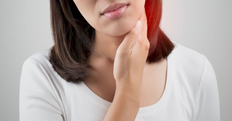 6 علامات تشير إلى مشكلات الغدة الدرقية.. لا تهملها